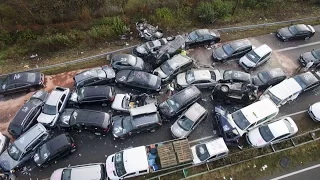 В Китае столкнулись 56 автомобилей.Страшная авария