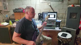 @pinkfloyd #comfortablynumb bass Cover. @supacrispy plays the bass