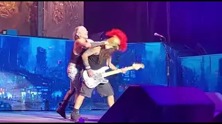 STEVE HARRIS Is Not Amused By BRUCE DICKINSON’s Stage Antics At Prague Concert