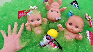 Toys Surprise in Gelli Baff and Gelli Snow Slime/ Video for Kids/ Играем в куклы и пупсики Zyrikitv