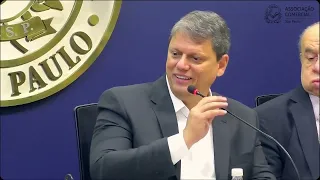 Tarcísio de Freitas participa de ciclo de debates promovido pela ACSP