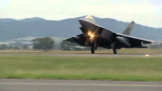 F-22 Raptor - Go Around & Landing at Avalon Airport