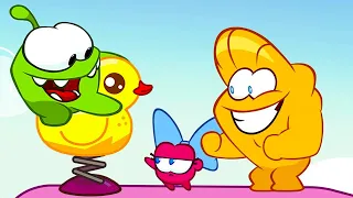 Historias de Om Nom 💚 Diversión En El Patio De Recreo 🔥 Super Toons TV Dibujos Animados en Español