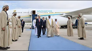 Глава государства прибыл с официальным визитом в Объединенные Арабские Эмираты