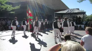 Oinkari 2 dantza taldea Boisen Jaialdi 2015ean