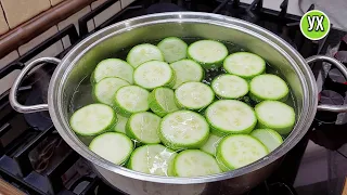 😋Zucchini masterpiece! Just boiled, sliced and mixed it all up!