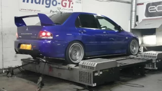 430 bhp evo 9 on dyno with anti lag !