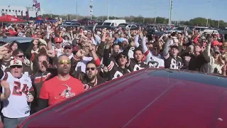 Hundreds of Cleveland Browns fans flock to Houston for AFC Wild Card game against Texans