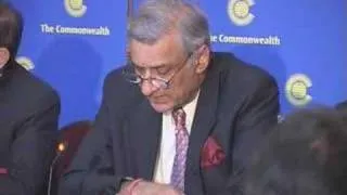 Commonwealth lifts Pakistan suspension