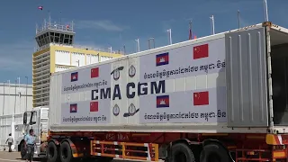 GLOBALink | Cambodia receives new batch of COVID-19 vaccines from China