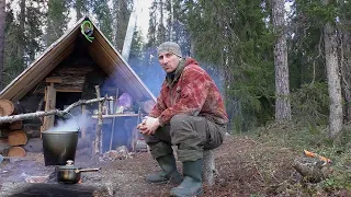 Живу в избе,гоняю медведей от привады.Про охоту на медведя и напарника.