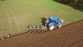 New Holland T7.270 ploughing