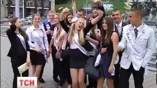 В Україні для школярів пролунав останній дзвоник