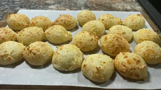 How To Make Brazilian Cheese Bread (Pão de queijo)
