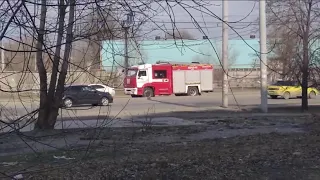 Russian Fire Truck Responding With Siren and Many Airhorn