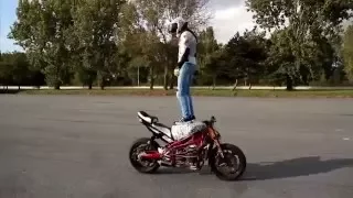 The girl on the motorcycle. Tricks. Девушка на мото. Трюки.