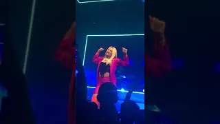 Rita Ora - Carry On (Bataclan, Paris)