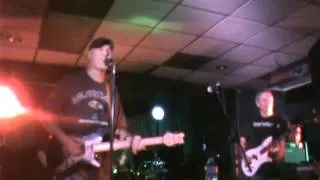 Rob Fahey & The Pieces - Is She Really Going Out With Him (Live at the Airport Bar 03-03-12)