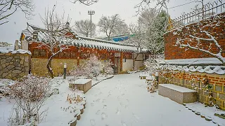 Heavy Snowfall Walk Through Bukchon Hanok Village In Seoul | Best Places in Korea 4K HDR