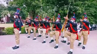 Police Salami | How Pakistan Police Gives Salute to His Commander | Railways Police Salami to IGRP