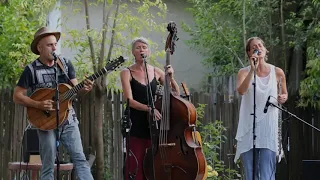 MaMuse performs River Run Free at Robin's Nest House Concert 2019