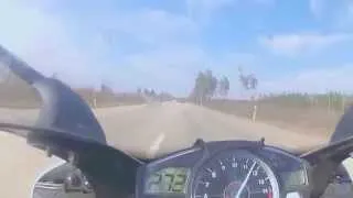 Yamaha R1 vs Mercedes SL63 AMG at 300km