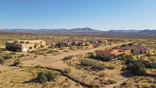 Exploring an Abandoned Neighborhood Full of Mansions in the Desert!