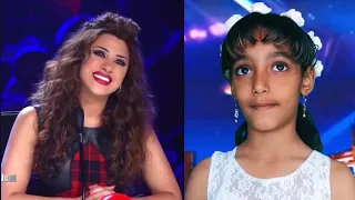 طفله يمنيه تبكي الجمهور ولجنة التحكيم باغنية عن الأم في برنامج arabs Got Talent