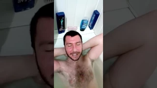 Ржака. Прикол.Муж поёт в ванной )) "Червяк Анатолий" - the husband sings in the bathroom