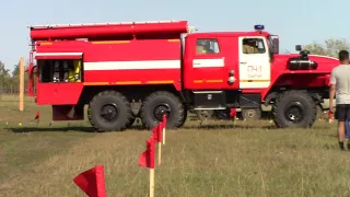 Боевое развертывание пожарной охраны село Сунтар, слаженная работа пожарных 28 секунды с избиванием