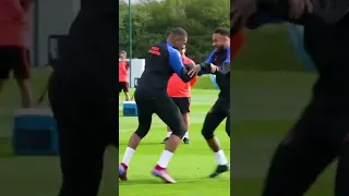 NEYMAR | MBAPPÉ os dois fizeram uma dinâmica NO TREINO E MOSTROU QUE A RELAÇÃO DOS DOIS ESTÁ BOA