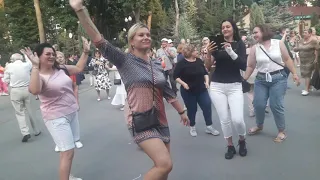 Кружит музыка!!!💃🌹Танцы в парке Горького!!!💃🌹Харьков 2021