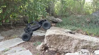 Axial Capra rock crawler testing in the backyard