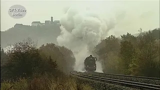 Öljumbo 44 0093 mit schwerem Zug in der Steigung