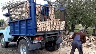 ЗІЛ,-130. Складаємо дрова.Повне завантаження.