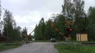 InterCity² IC² 90 passed MÄKELÄ (Km.0279+0476) level crossing in Jämsä, Finland