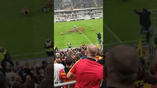 Les supporters refusent de fêter la victoire avec les joueurs