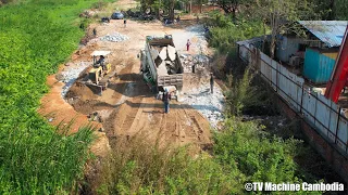 Wonderful Techniques Processing Komatsu Bulldozer With Dump Truck 5TON Spreading Cement Stone
