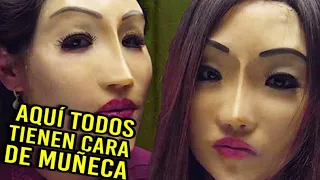 Aquí Todas las Personas se OPERAN Para Parecer MUÑECAS de PORCELANA