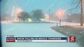 Snow Falling In Murfreesboro