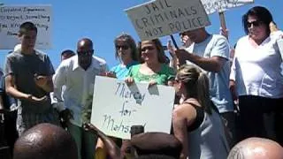 Walnut Creek pro-Mehserle rally and counter-protest