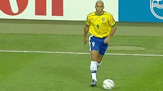 Ronaldo Fenomeno wasn't a GREAT PASSER?