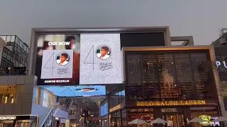 Giant 3D LED screen shows #MichaelJackson #Thriller40 commercial in Beijing, China!
