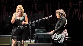 Susan Tedeschi & Norah Jones w/ “Have a Little Faith In Me”