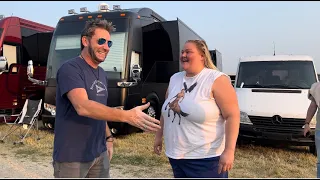 TAILGATE N TALLBOYS VLOG: Meeting Chad Kroeger and acting out!