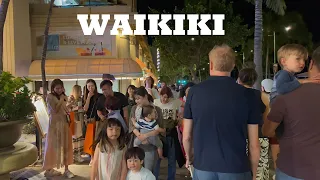 Walking Waikiki Beach at Night | Honolulu, Hawaii