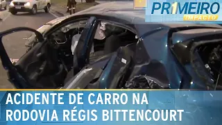 SP: Carro com dois ocupantes capota na rodovia Régis Bittencourt | Primeiro Impacto (02/05/24)