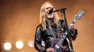 Alice in Chains' Jerry Cantrell Believes in Aliens + Praises Korn