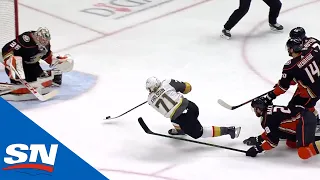 William Karlsson Fights Off Three Defenders Before Scoring In-Tight