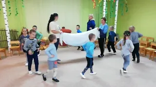 музична гра з хмаринкою👍😀автор слів Юлія Зеленина